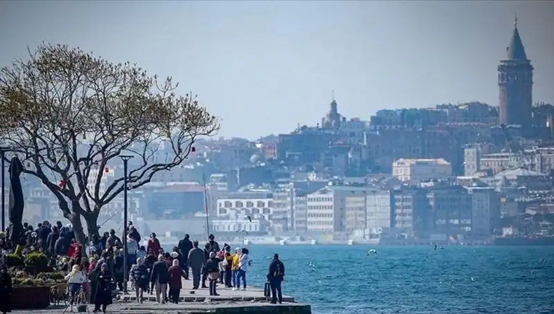 İstanbul'da Bahar Havası Geri Dönüyor: Hafta Sonu Sıcak Günler Bizi Bekliyor