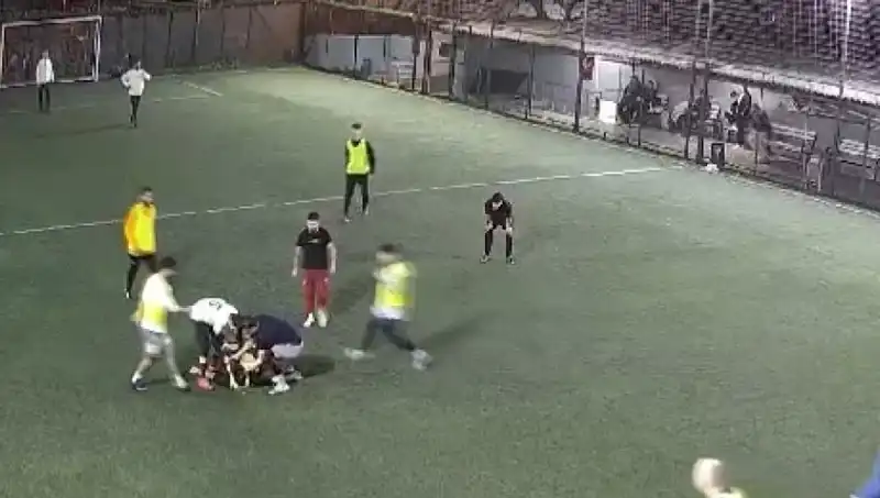 Türkiye'de İki Ayrı Halı Sahada İki Feci Ölüm Olayı!