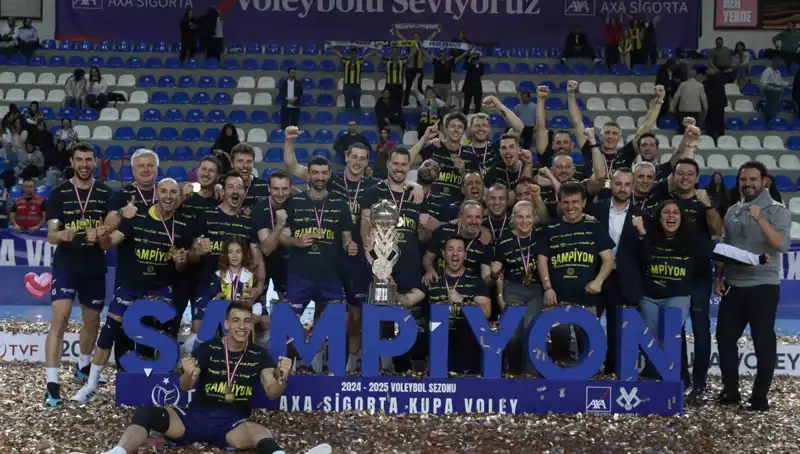 Kupa Voley'de Tarihi Zafer: Fenerbahçe Şampiyonluğa Ulaşmayı Başardı!