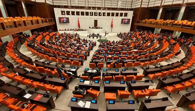 TBMM'de Emekli İkramiyesini 4 Bin TL'ye Çıkarmak İçin İlk Adımlar Atıldı