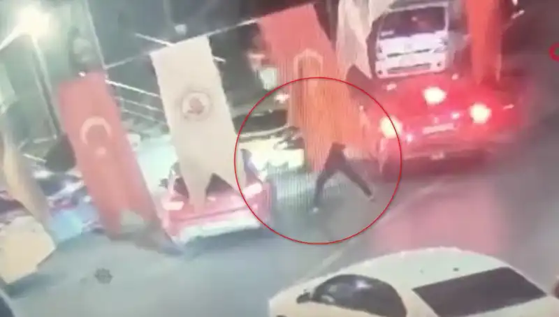 Otomobildeki Genç Nasıl Kurşun Yağmuruna Maruz Kaldı?