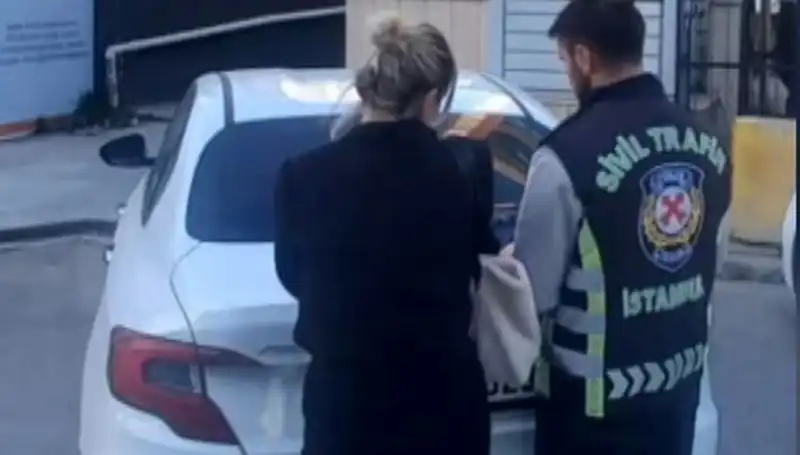 Kadıköy'de Drift Sopası: Kadın Sürücüye 48 Bin Lira Ceza!