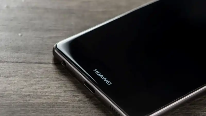Huawei, Yeni Katlanabilir Telefonu ile Teknoloji Dünyasını Sarsmaya Hazırlanıyor