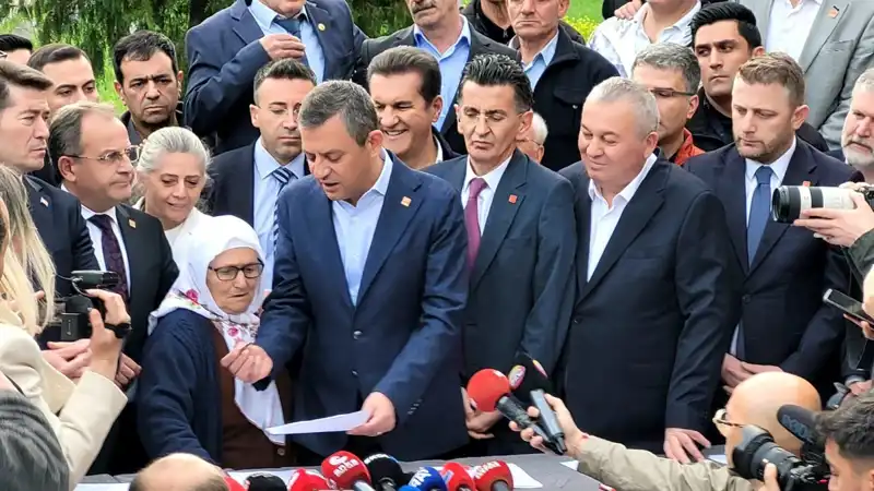 CHP, Ekrem İmamoğlu İçin İmza Kampanyası Başlattı: Neden Bu Adım?